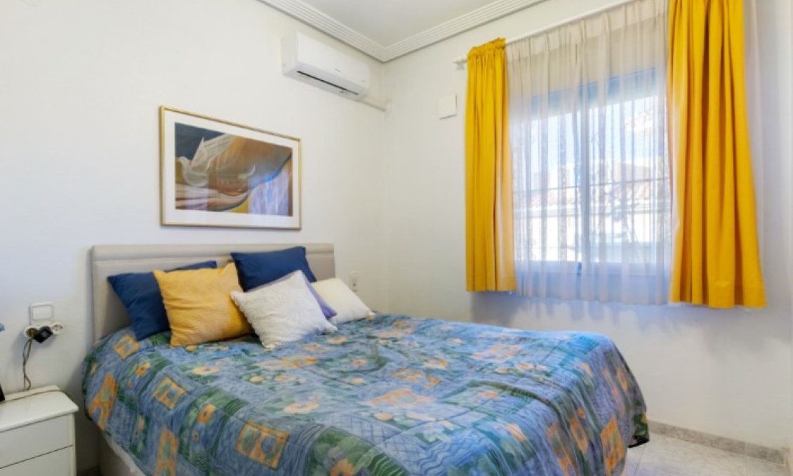 Segunda mano - Villa -
Torrevieja - Costa Blanca