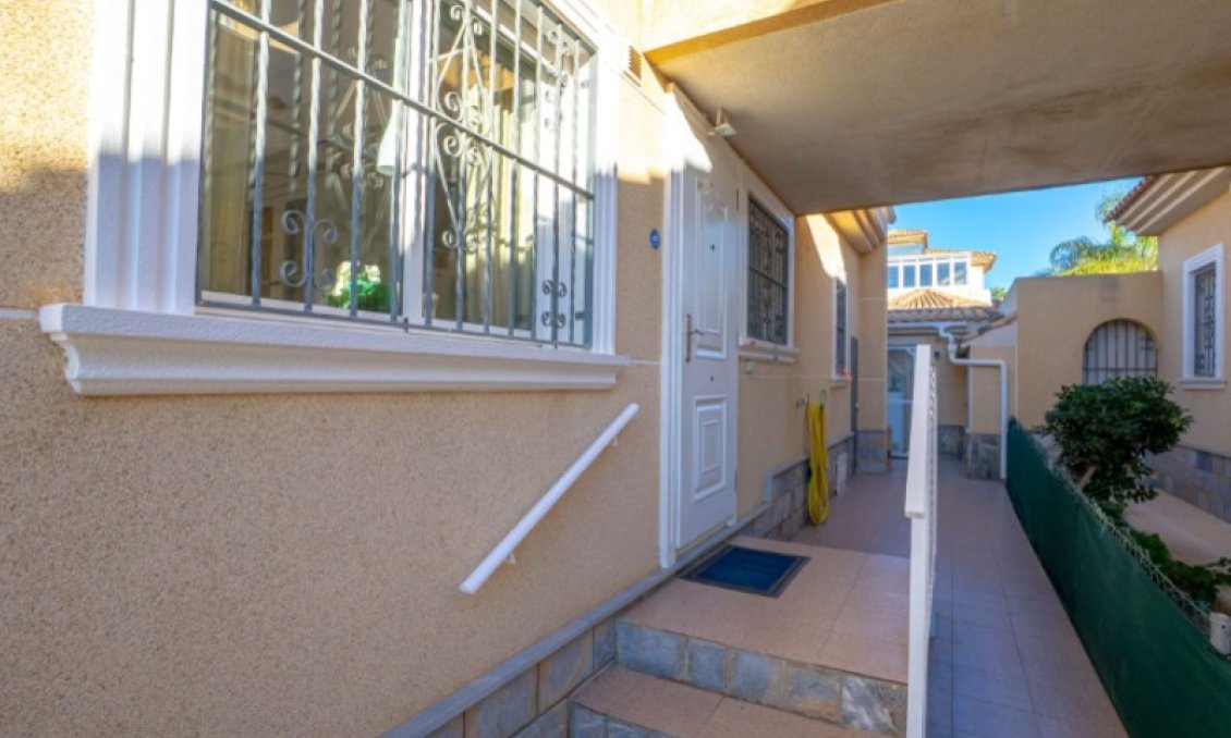Segunda mano - Villa -
Torrevieja - Costa Blanca