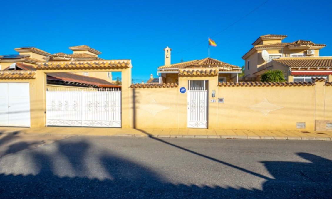 Segunda mano - Villa -
Torrevieja - Costa Blanca