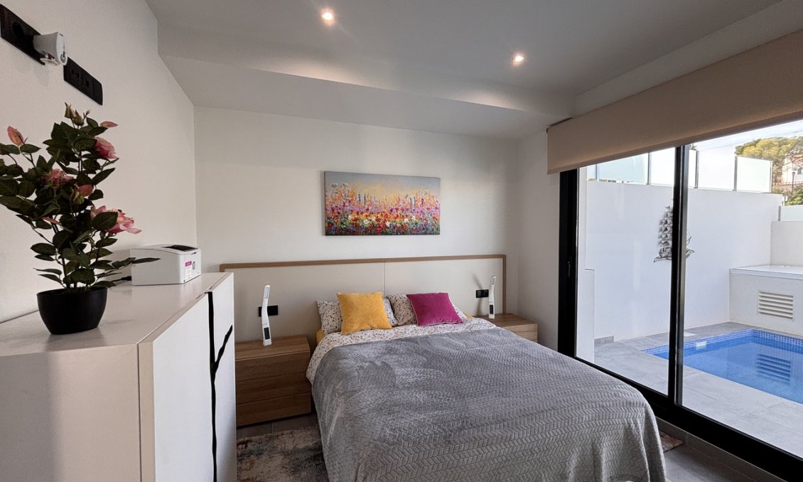 Segunda mano - Villa -
Villamartin - Costa Blanca