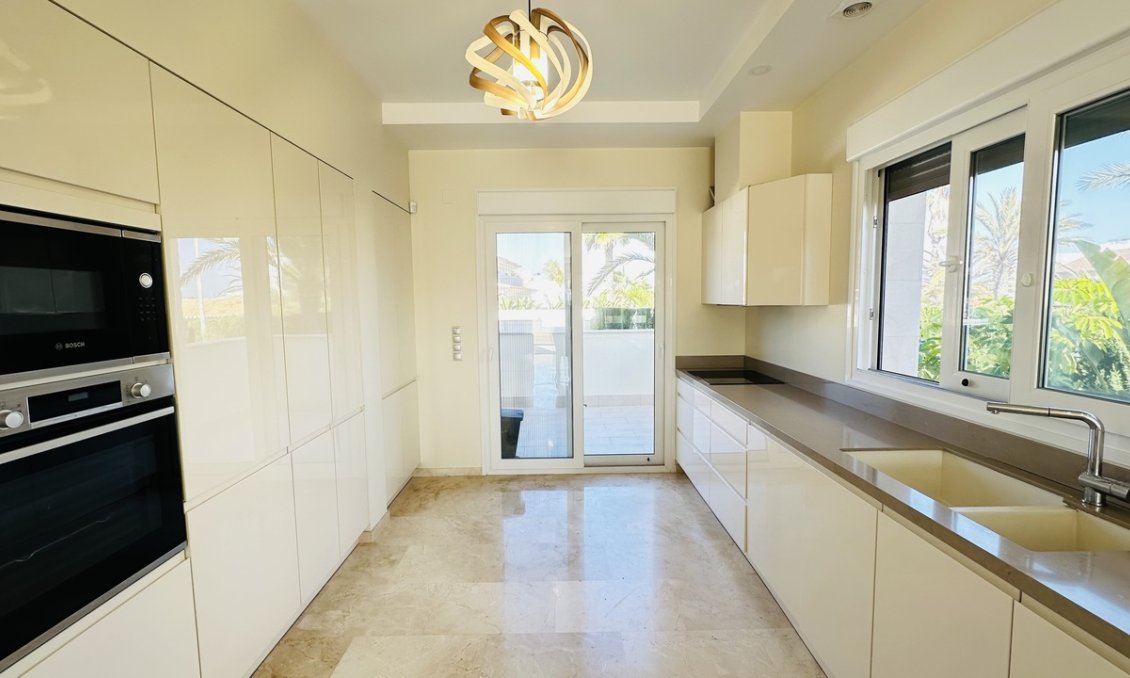 Segunda mano - Villa -
La Zenia - Costa Blanca