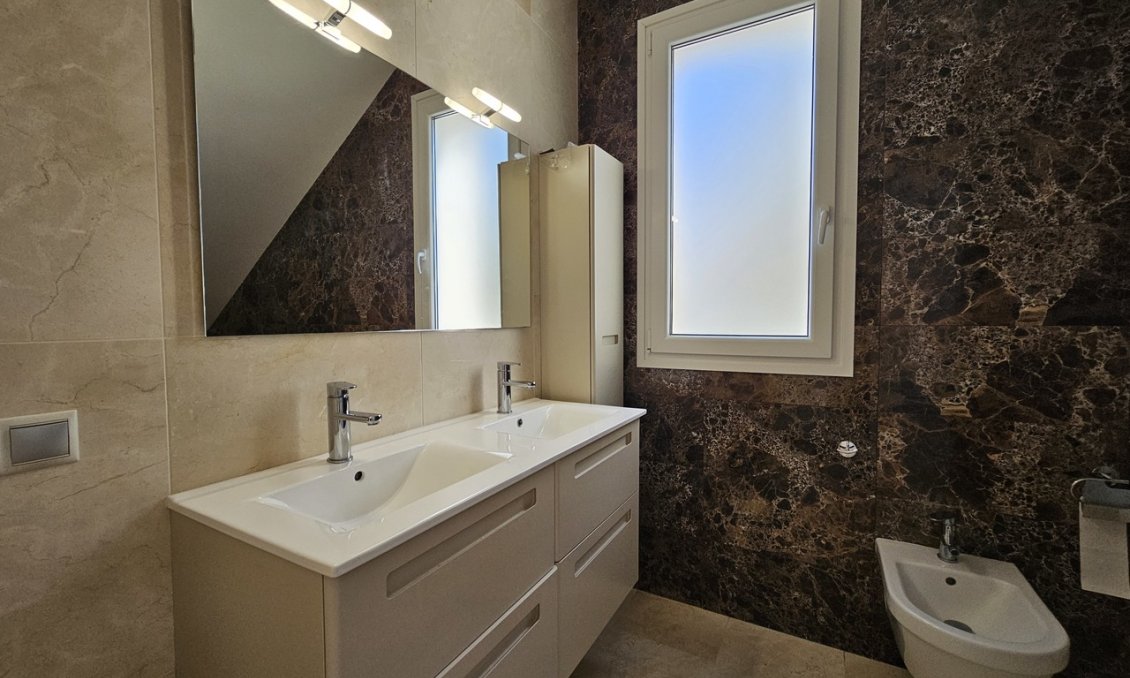 Segunda mano - Villa -
La Zenia - Costa Blanca