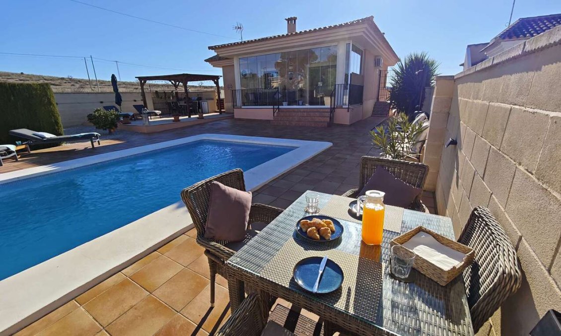 Segunda mano - Villa -
Canada del Trigo - Inland