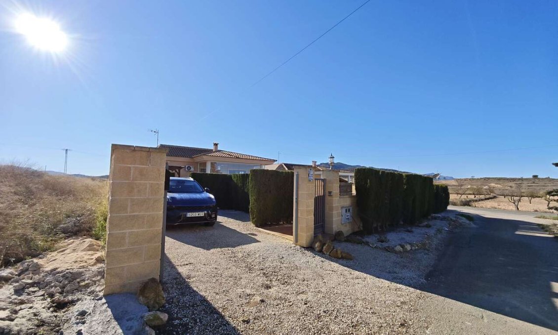 Segunda mano - Villa -
Canada del Trigo - Inland