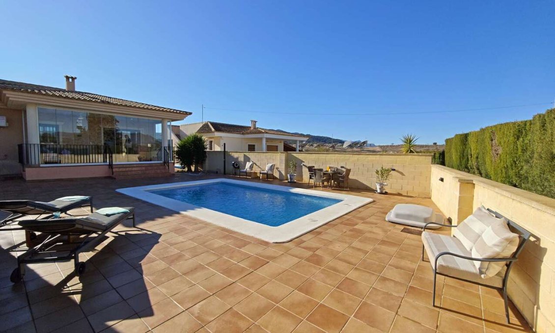 Segunda mano - Villa -
Canada del Trigo - Inland