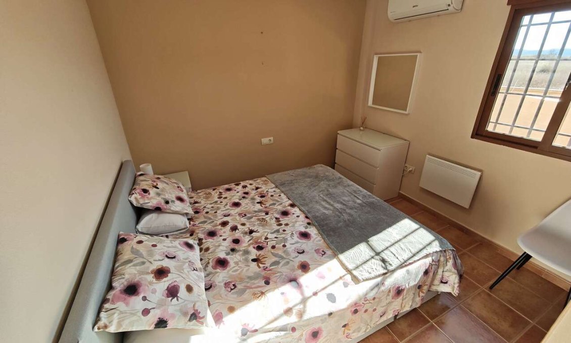 Segunda mano - Villa -
Canada del Trigo - Inland