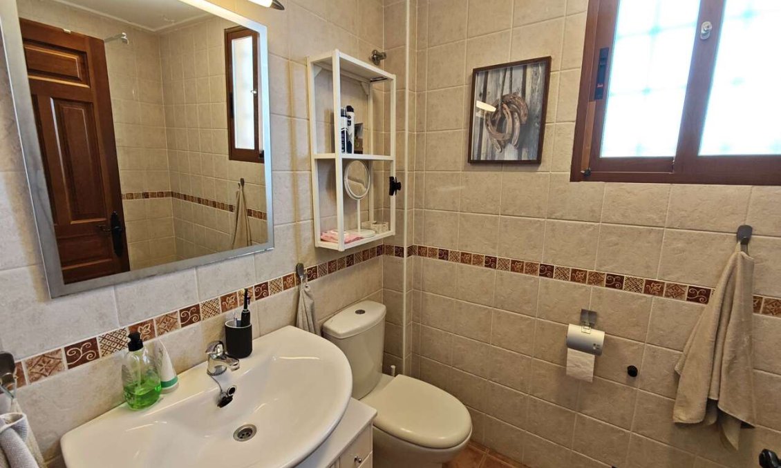 Segunda mano - Villa -
Canada del Trigo - Inland