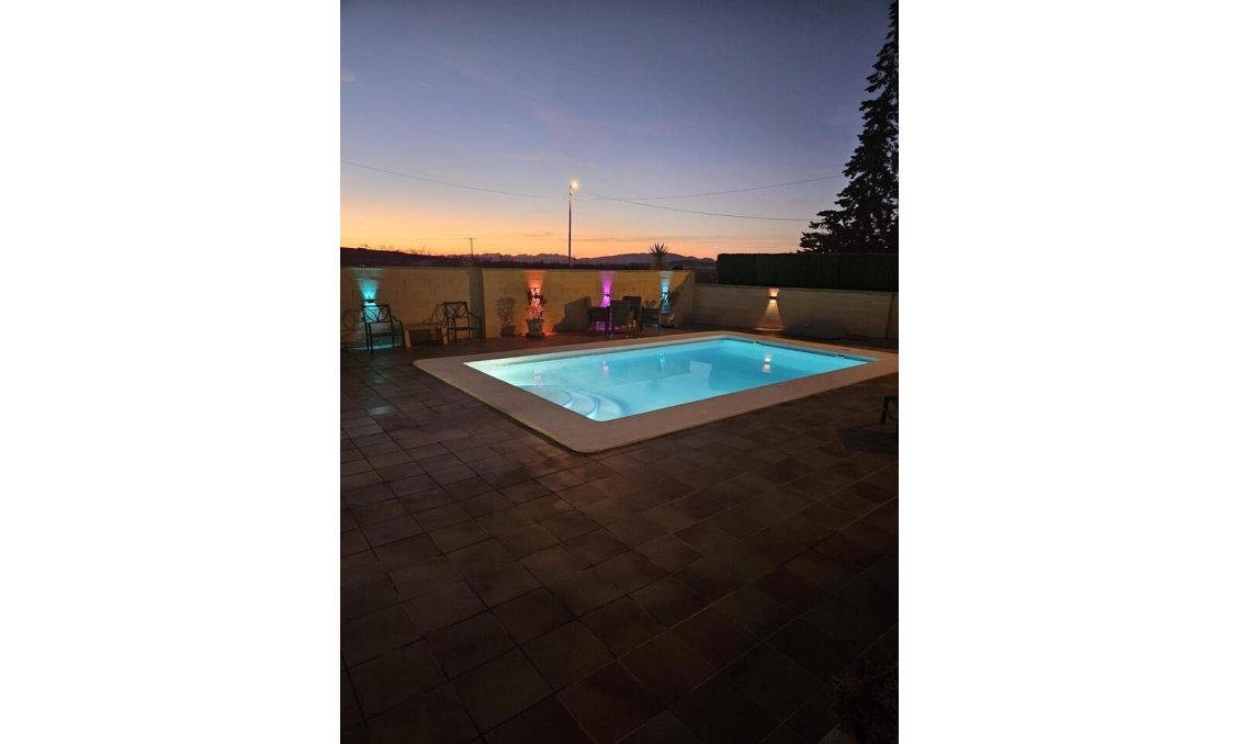 Segunda mano - Villa -
Canada del Trigo - Inland