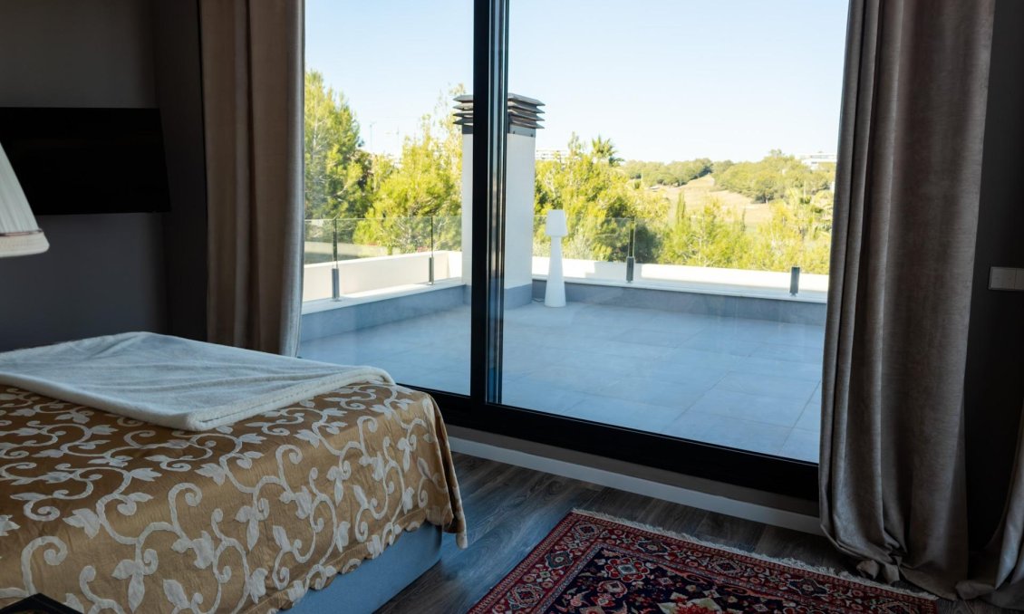 Segunda mano - Villa -
Orihuela - Las Colinas Golf