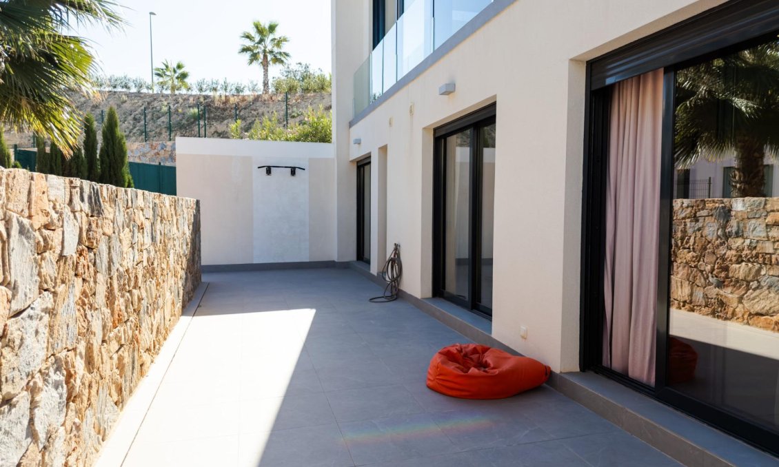 Segunda mano - Villa -
Orihuela - Las Colinas Golf