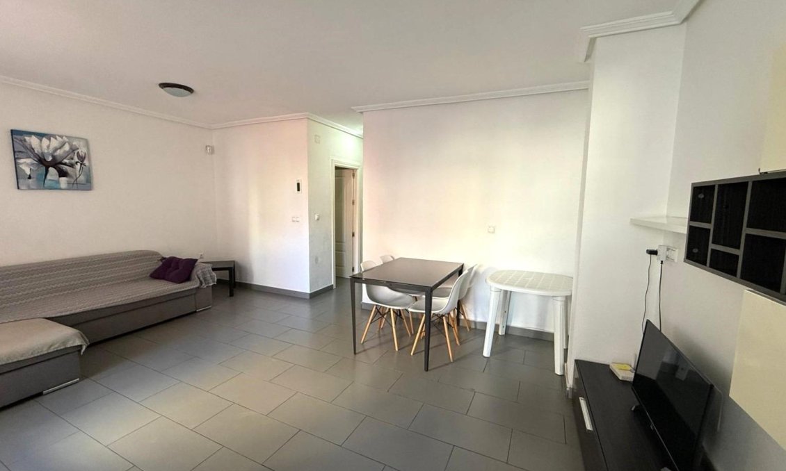 Segunda mano - Apartamento -
Torrevieja - Las Piscinas Naturales