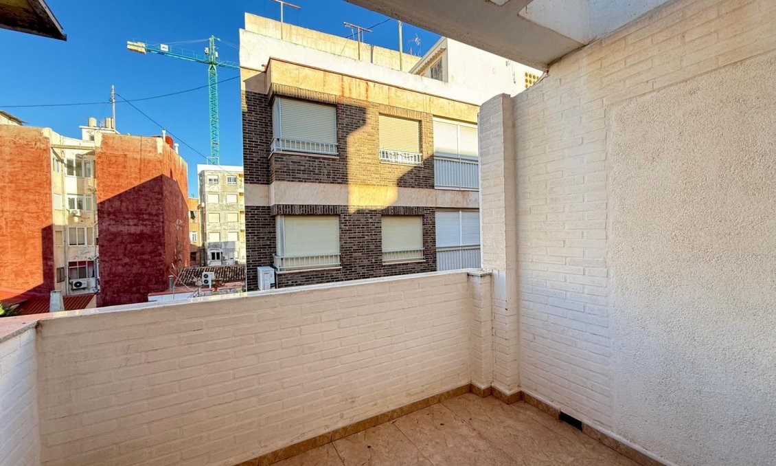 Segunda mano - Apartamento -
Torrevieja - Las Piscinas Naturales