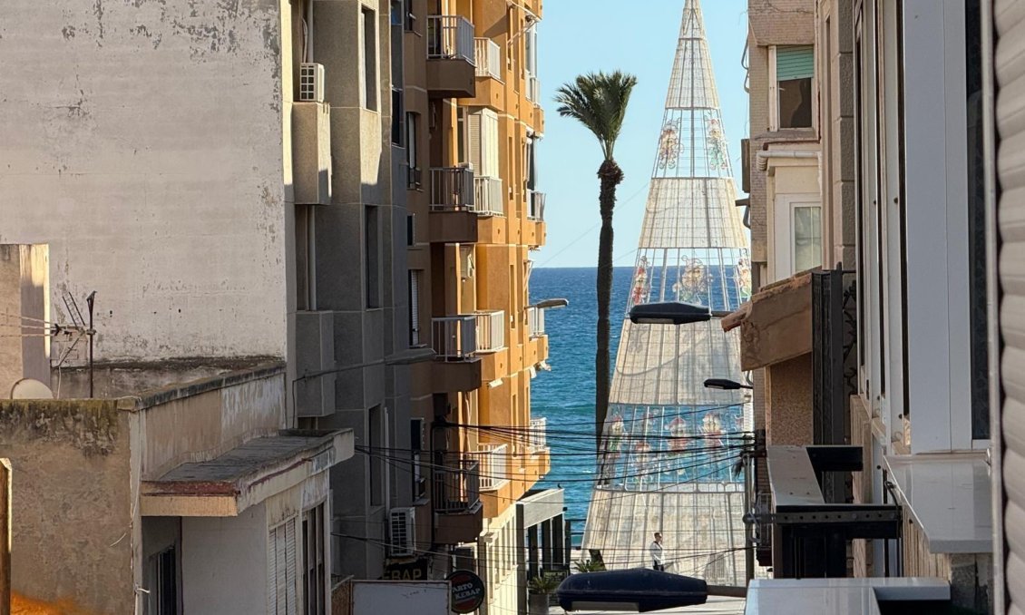 Segunda mano - Apartamento -
Torrevieja - Las Piscinas Naturales