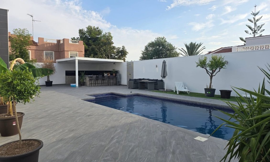 Segunda mano - Villa -
Ciudad Quesada - Costa Blanca