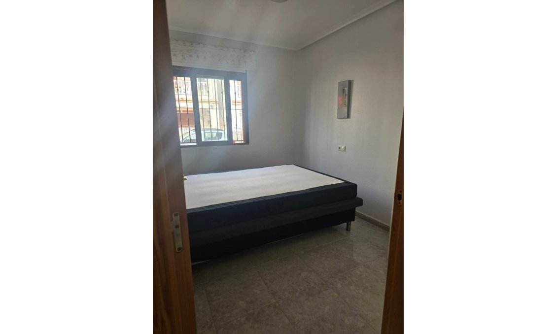 Segunda mano - Apartamento -
Daya Vieja - Costa Blanca