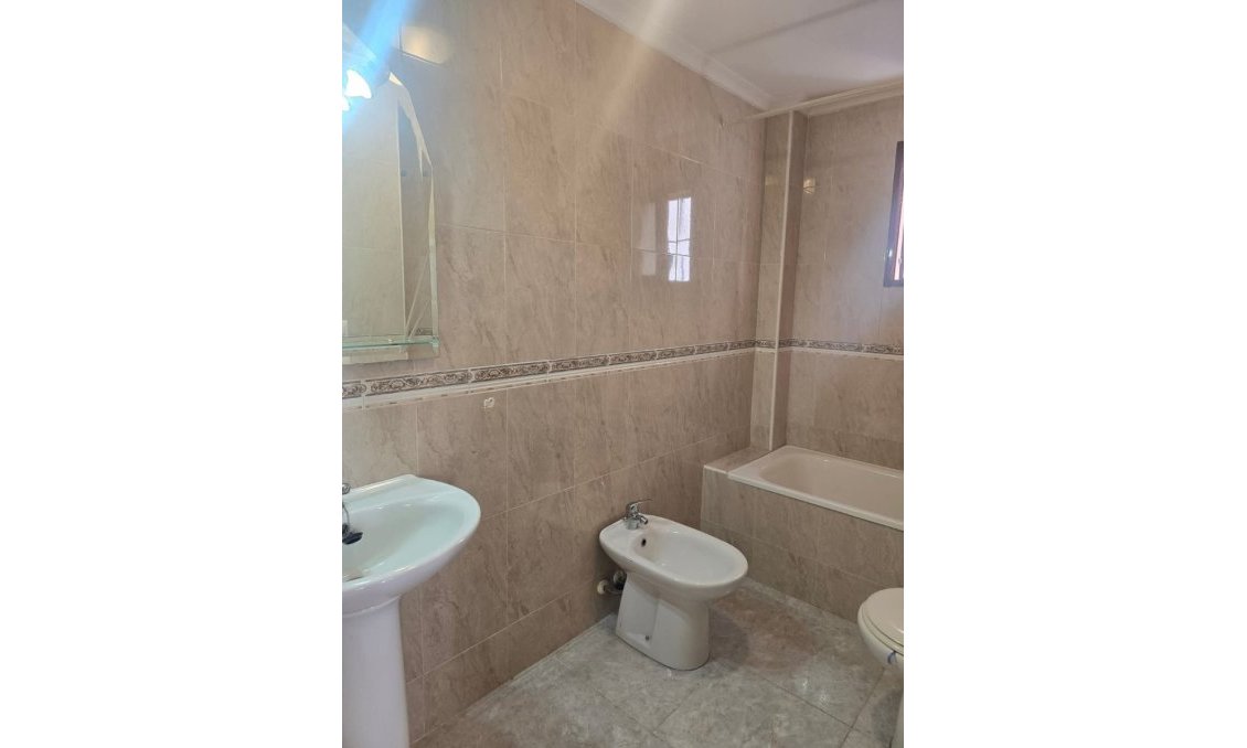 Segunda mano - Apartamento -
Daya Vieja - Costa Blanca