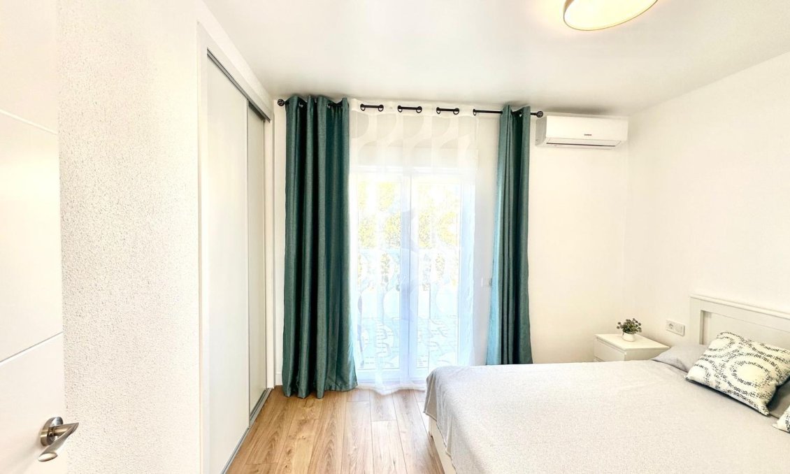 Segunda mano - Town House -
Torrevieja - Estacion De Autobuses