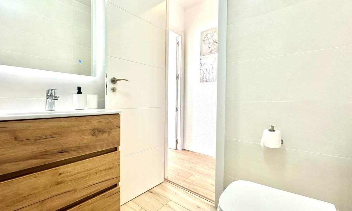 Segunda mano - Town House -
Torrevieja - Estacion De Autobuses