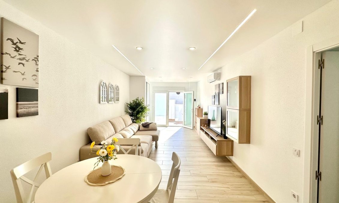 Segunda mano - Town House -
Torrevieja - Estacion De Autobuses