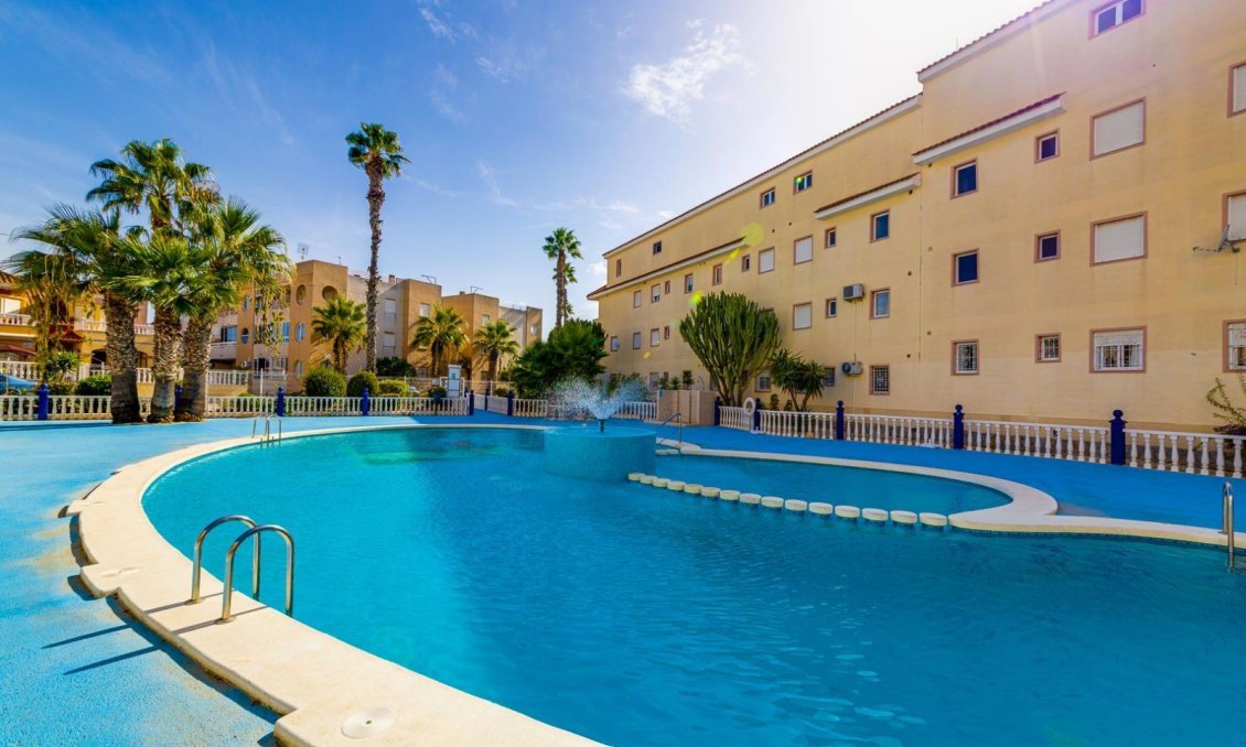 Resale - Apartment -
Torrevieja - La Siesta - El Salado - Torreta