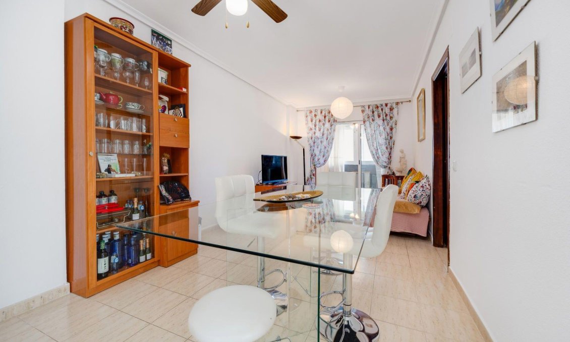 Resale - Apartment -
Torrevieja - La Siesta - El Salado - Torreta
