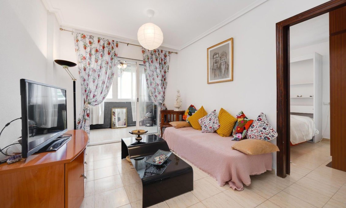 Resale - Apartment -
Torrevieja - La Siesta - El Salado - Torreta