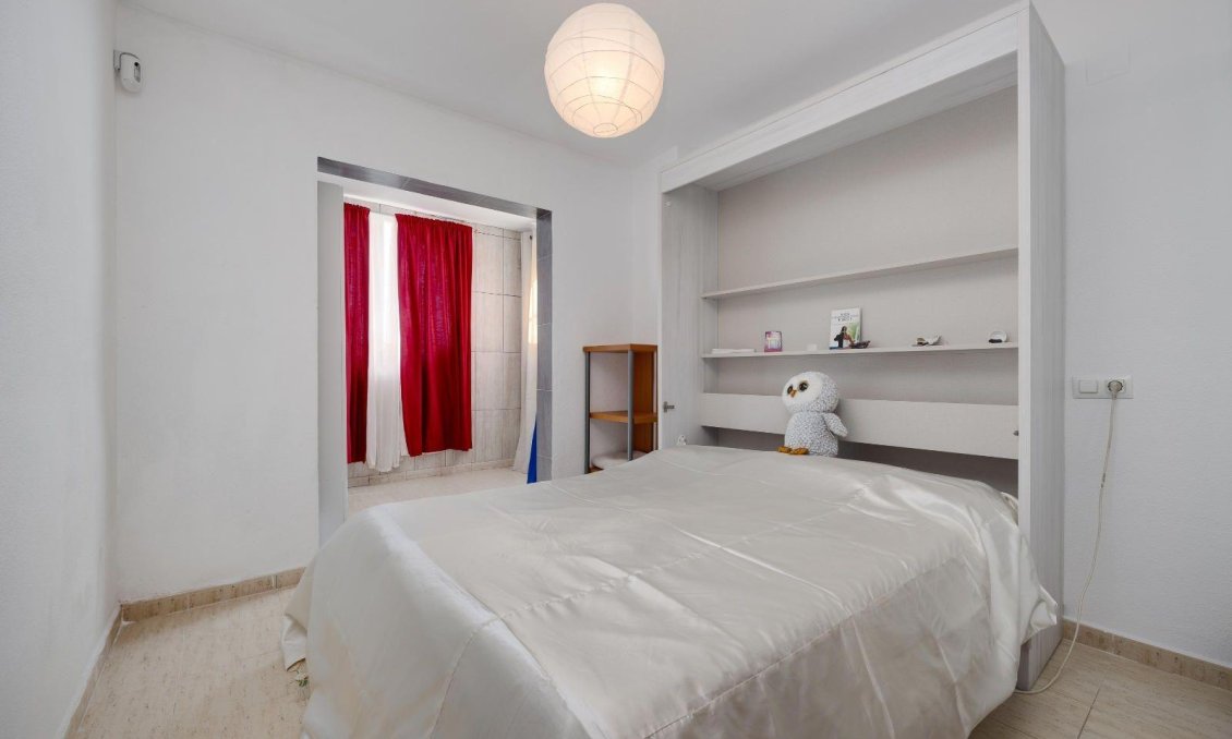 Resale - Apartment -
Torrevieja - La Siesta - El Salado - Torreta