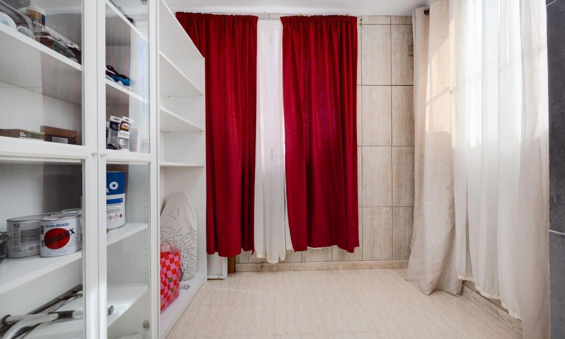 Resale - Apartment -
Torrevieja - La Siesta - El Salado - Torreta