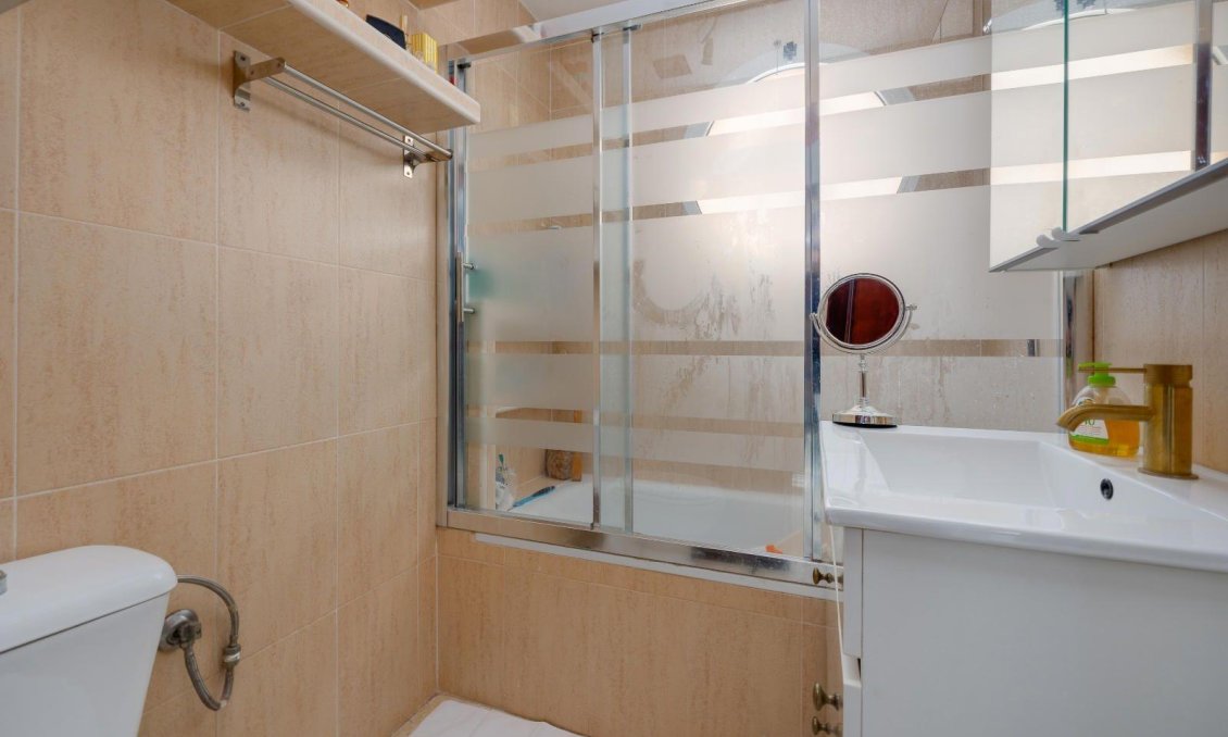 Resale - Apartment -
Torrevieja - La Siesta - El Salado - Torreta