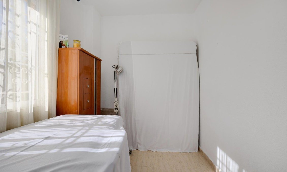 Resale - Apartment -
Torrevieja - La Siesta - El Salado - Torreta