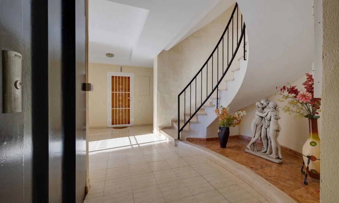 Resale - Apartment -
Torrevieja - La Siesta - El Salado - Torreta