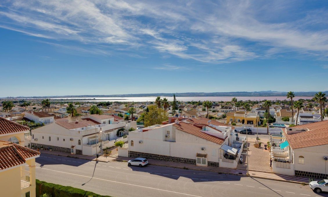 Resale - Apartment -
Torrevieja - La Siesta - El Salado - Torreta