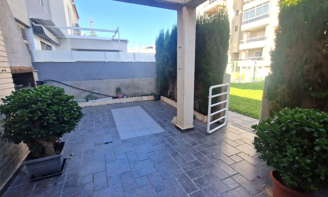 Segunda mano - Town House -
Torrevieja - Torreblanca
