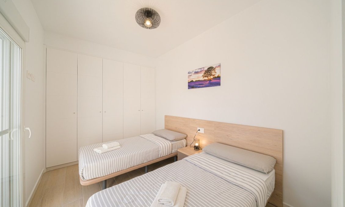 Segunda mano - Villa -
Avileses - Inland