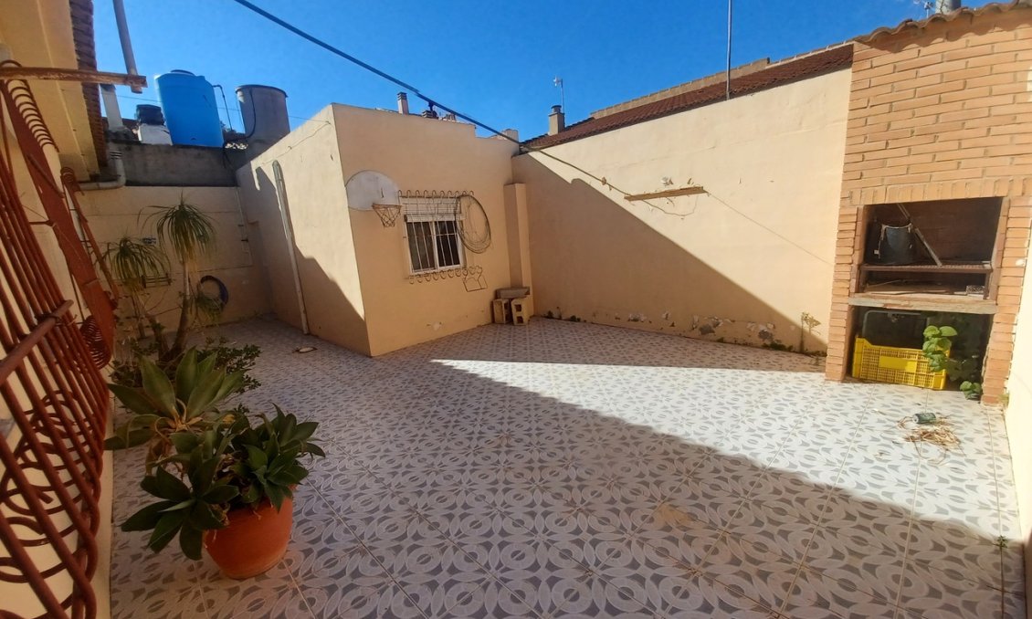 Segunda mano - Town House -
Roldan - Inland