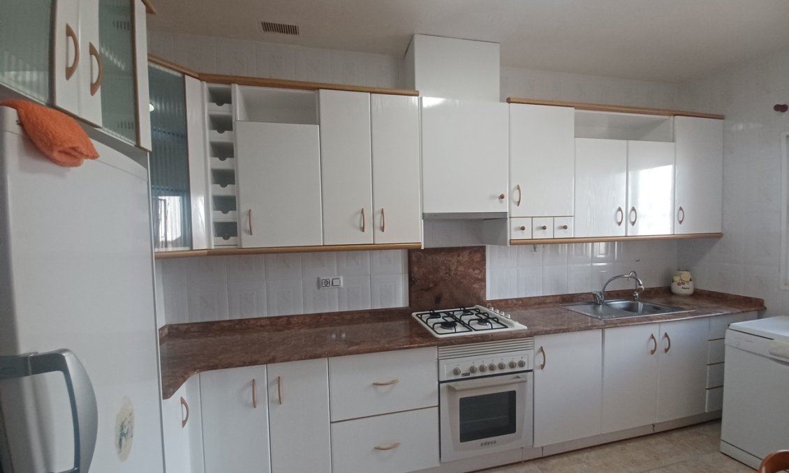 Segunda mano - Town House -
Roldan - Inland