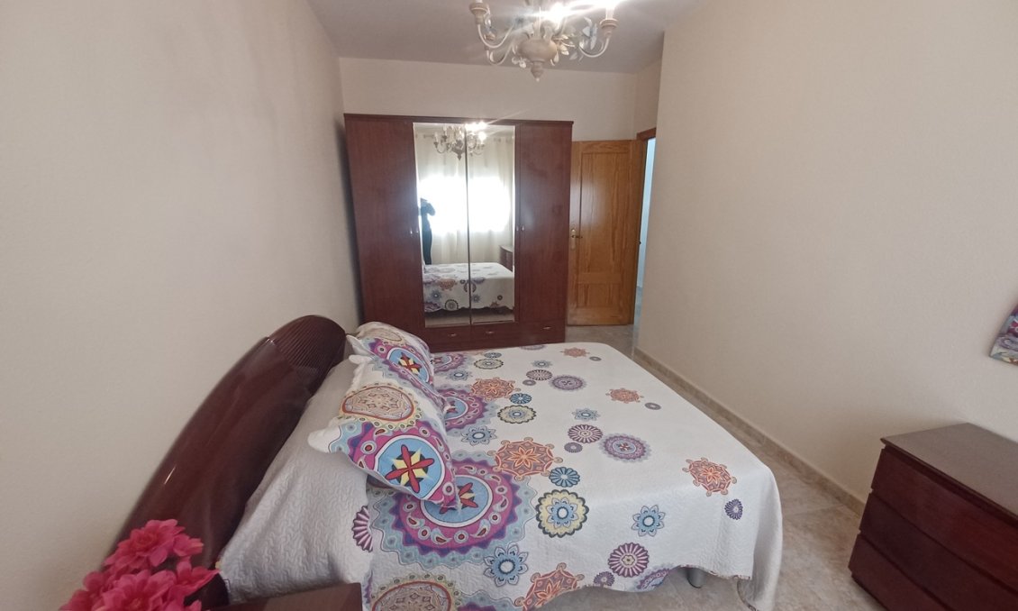 Segunda mano - Town House -
Roldan - Inland