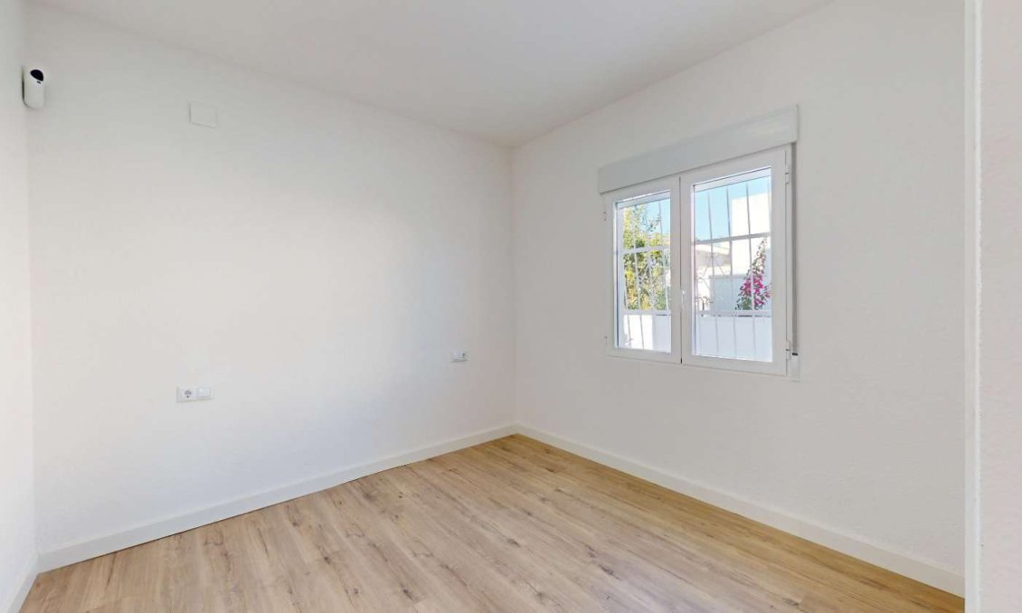 Segunda mano - Bungalow -
Orihuela - Inland