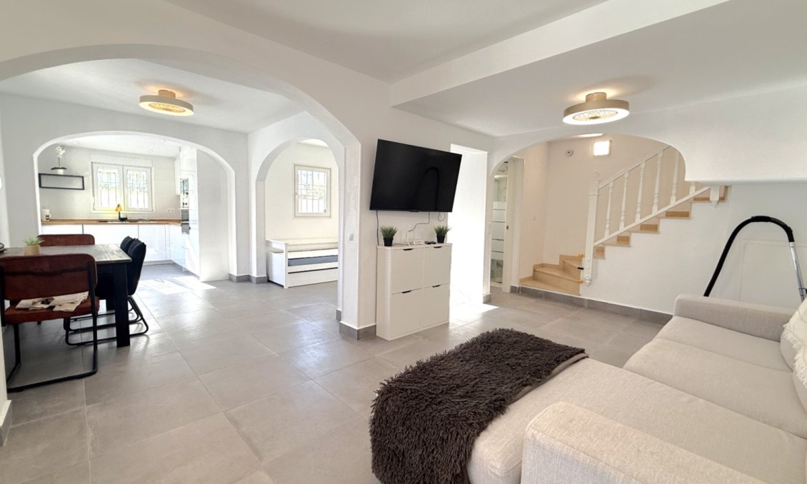 Segunda mano - Semi Detached -
Orihuela - Inland