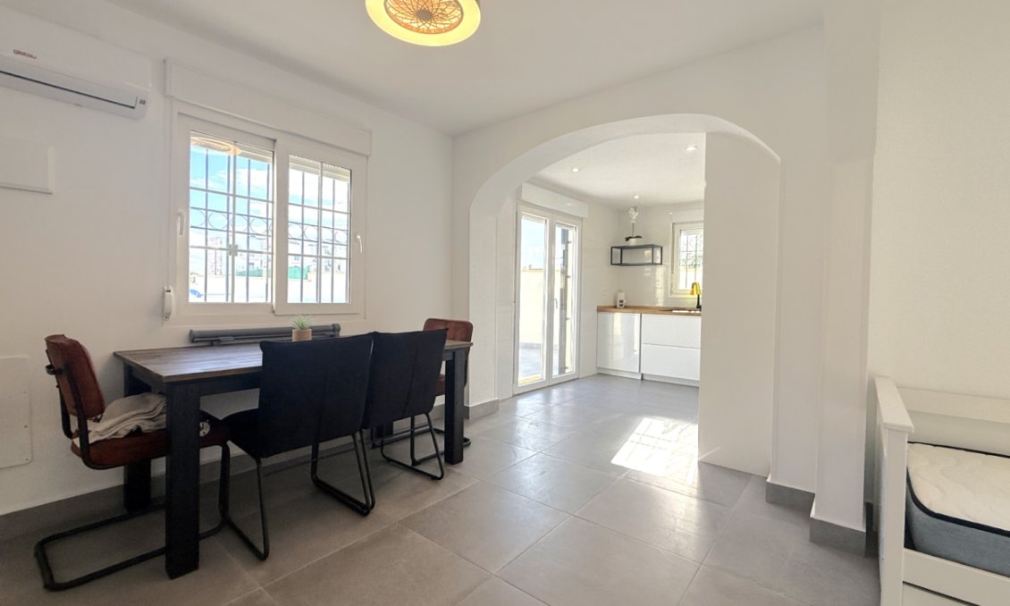 Segunda mano - Semi Detached -
Orihuela - Inland