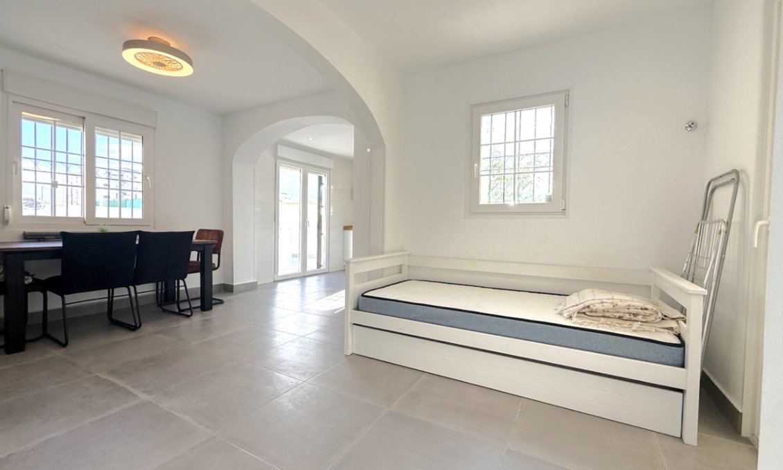 Segunda mano - Semi Detached -
Orihuela - Inland