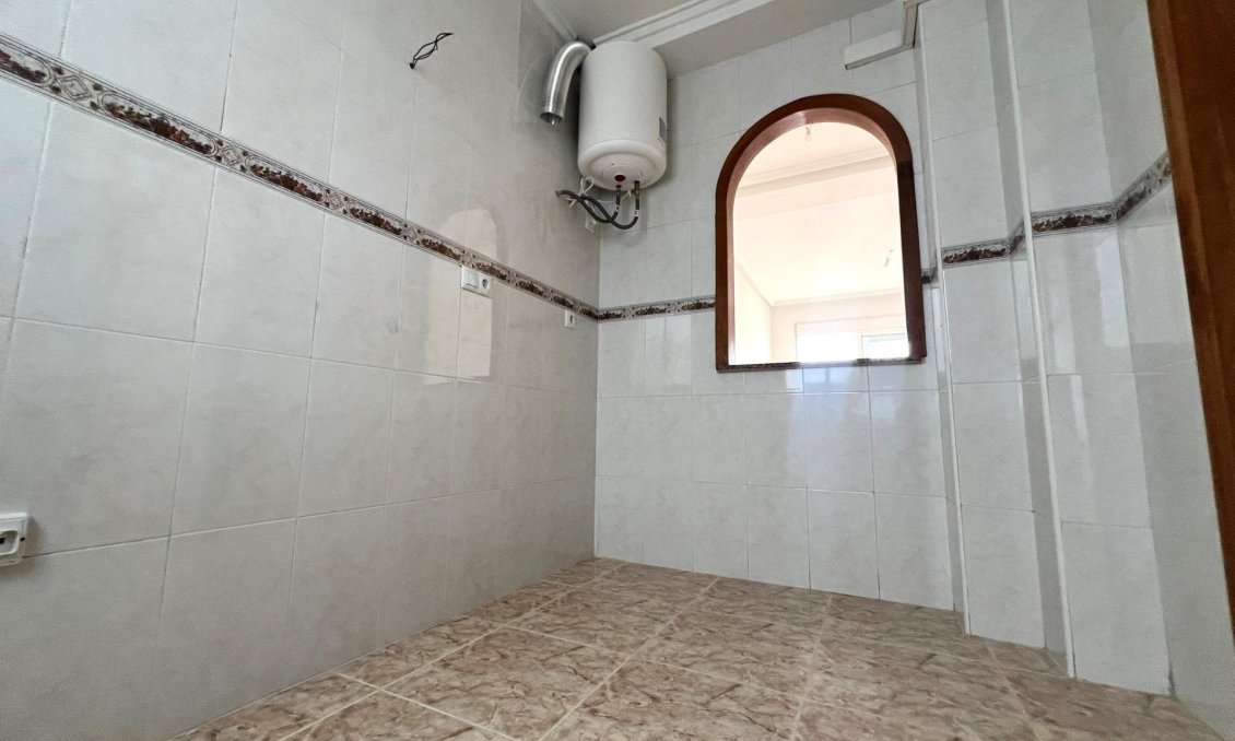 Revânzare - Apartament -
Torrevieja