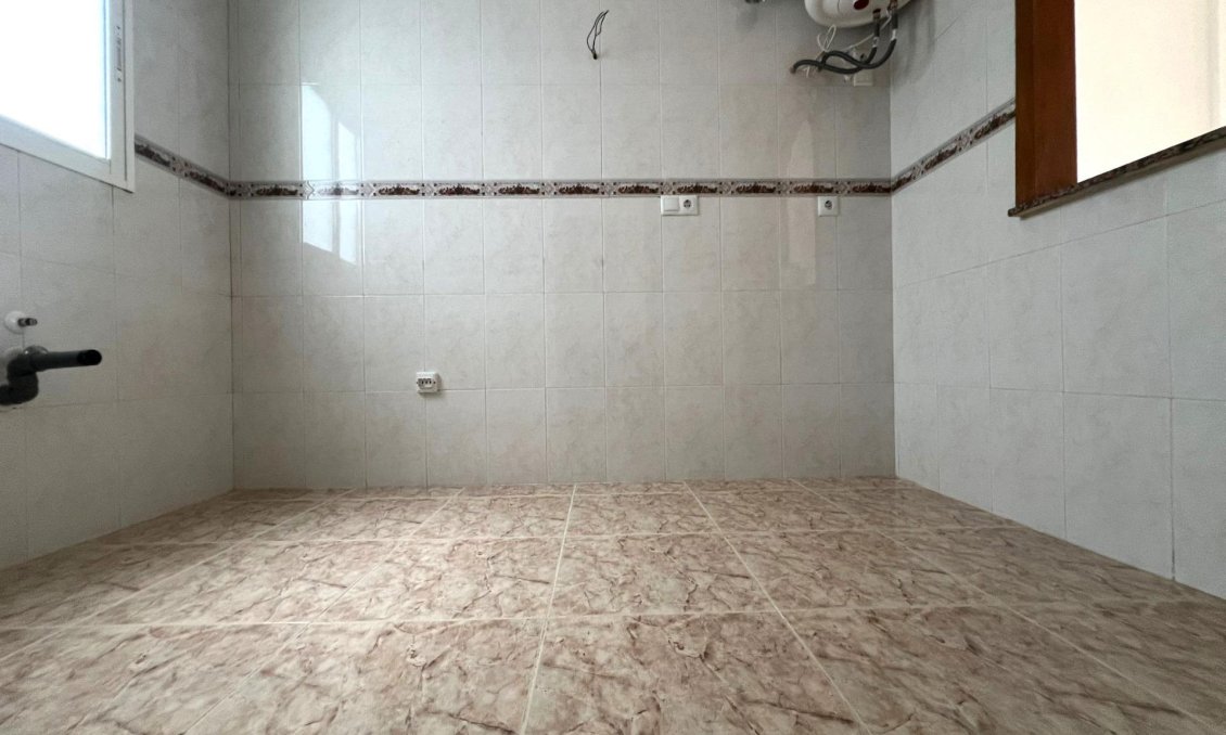 Revânzare - Apartament -
Torrevieja