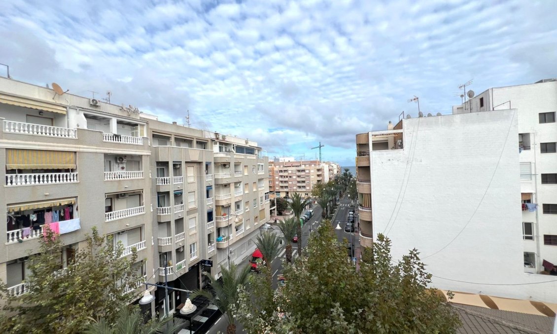 Revânzare - Apartament -
Torrevieja