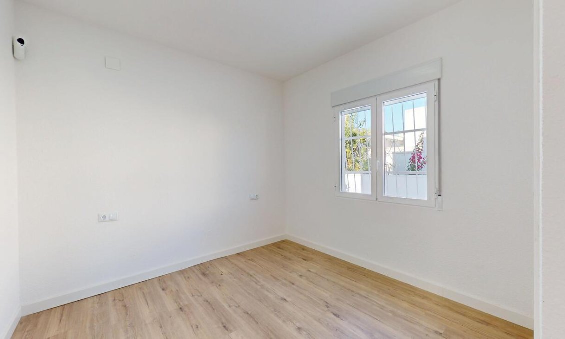 Használt Ingatlanok - Bungaló -
Villamartin - Costa Blanca