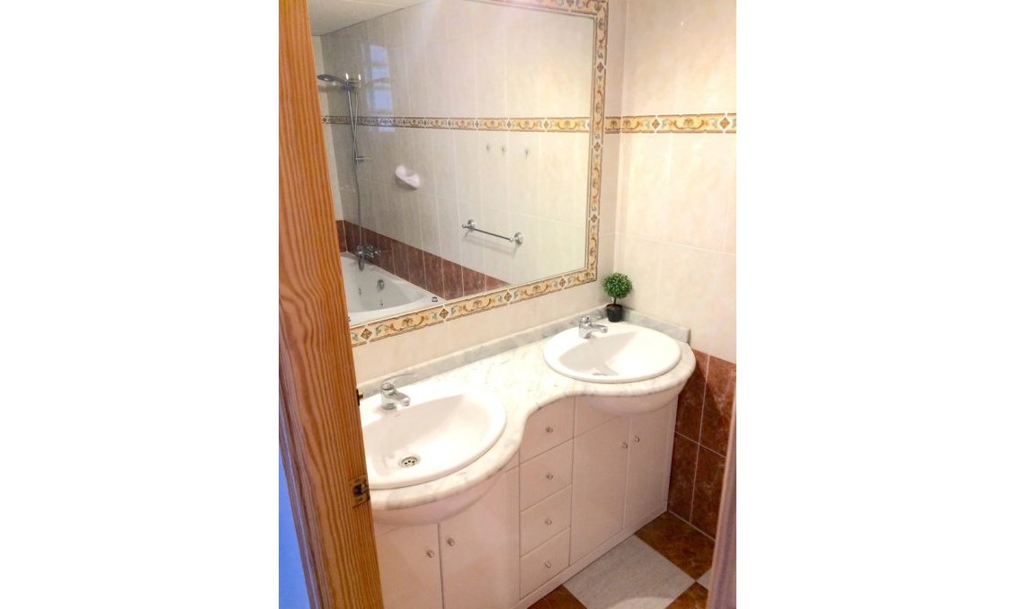 Segunda mano - Town House -
Playa Flamenca - Costa Blanca