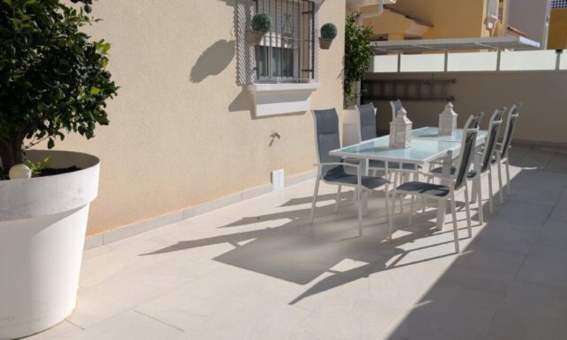 Segunda mano - Villa -
Villamartin - Costa Blanca