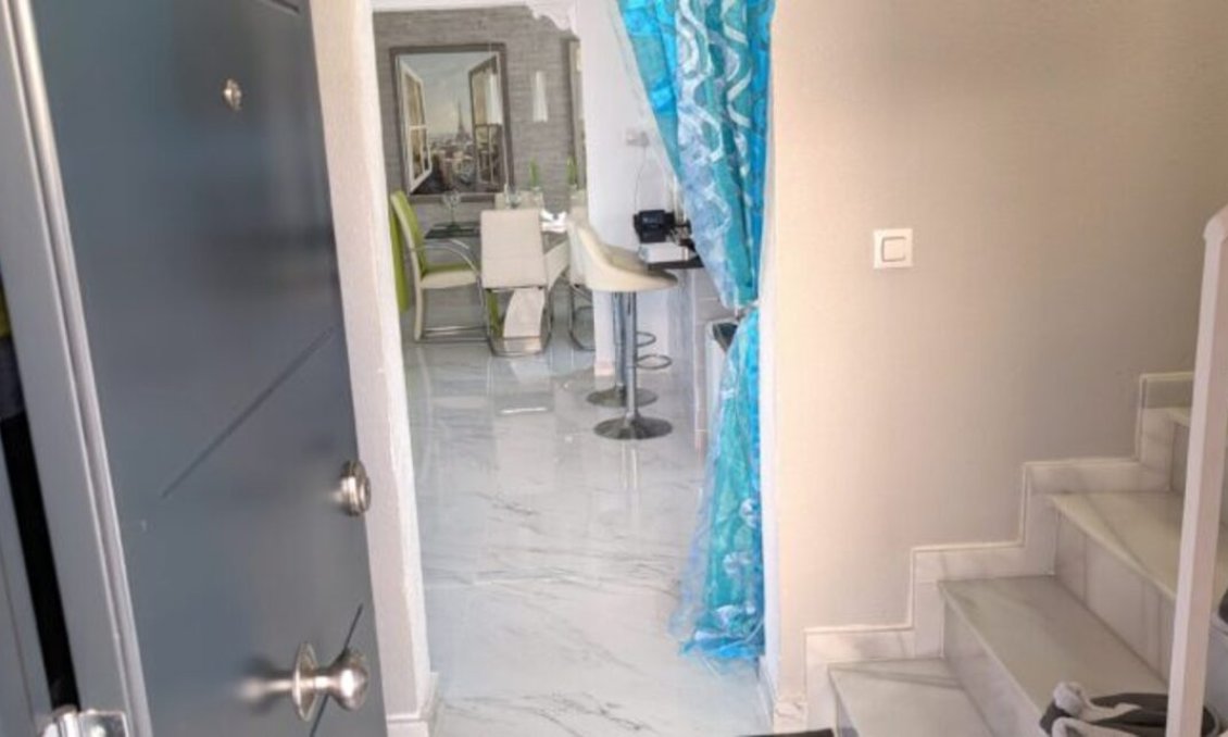 Segunda mano - Villa -
Villamartin - Costa Blanca