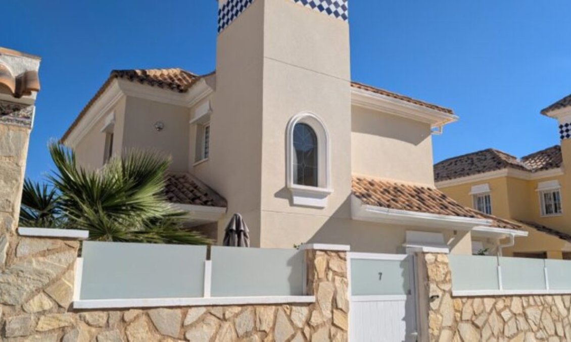 Segunda mano - Villa -
Villamartin - Costa Blanca