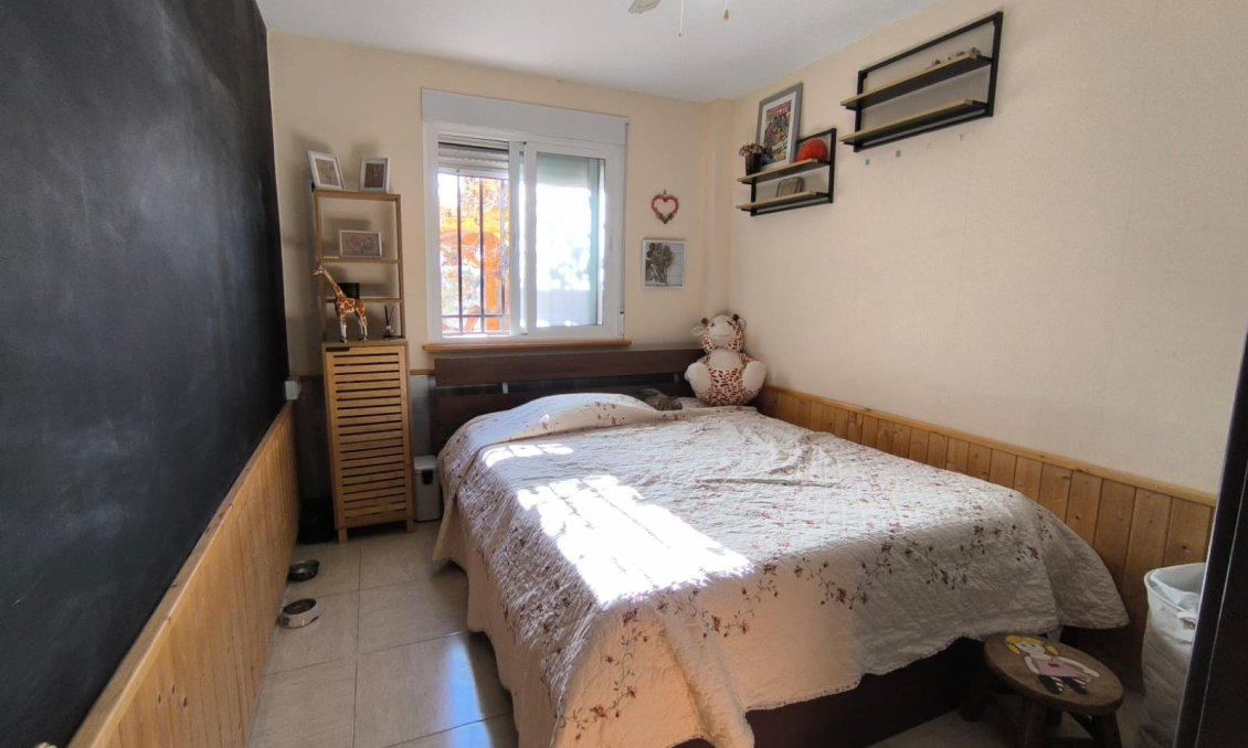 Segunda mano - Villa -
Villena - Inland